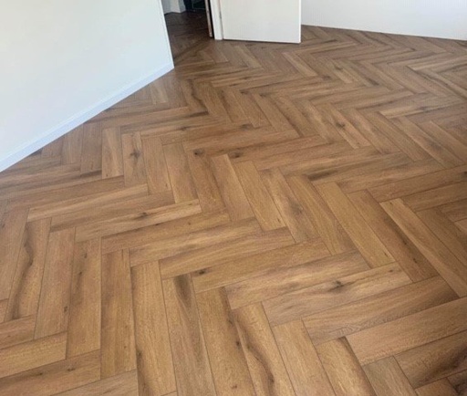 Callisto Visgraat 5200 (rigid click) Natural Oak Dark (interieur)