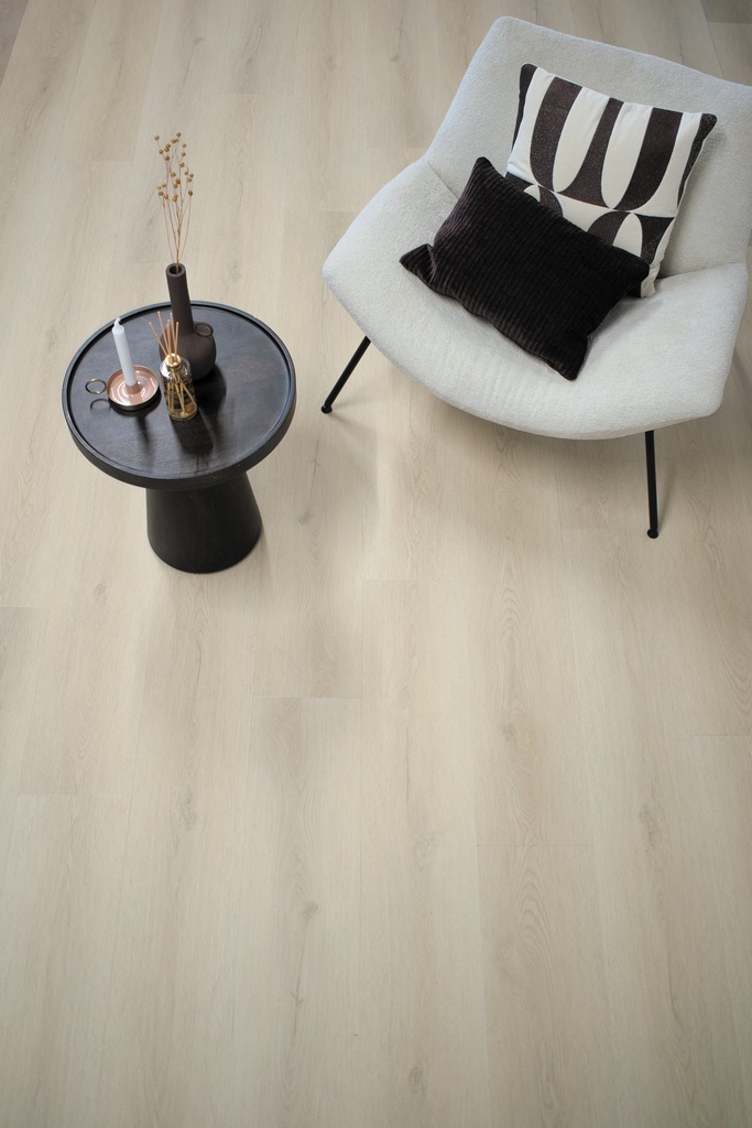 Gelasta Sierra 2001 (dryback) Beige gelegd in een interieur