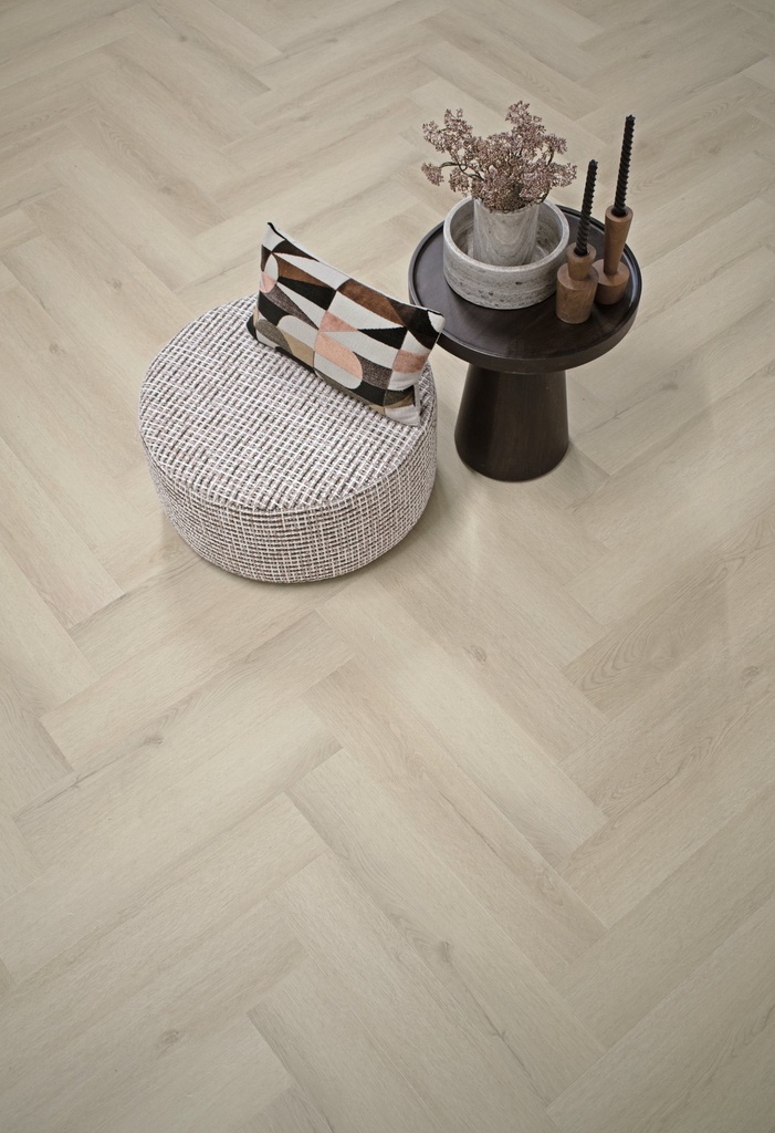 Sierra Visgraat 3101 (rigid click) Beige gelegd in een interieur