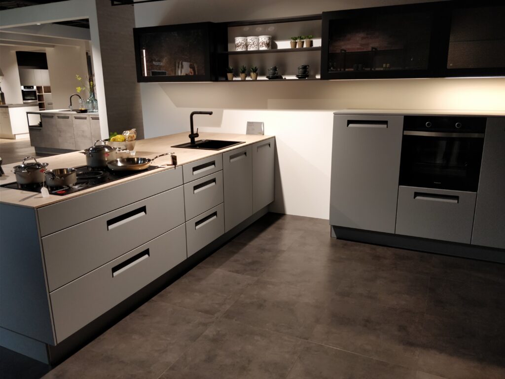 Sense W803 tegel SPC klik PVC gelegd in een interieur