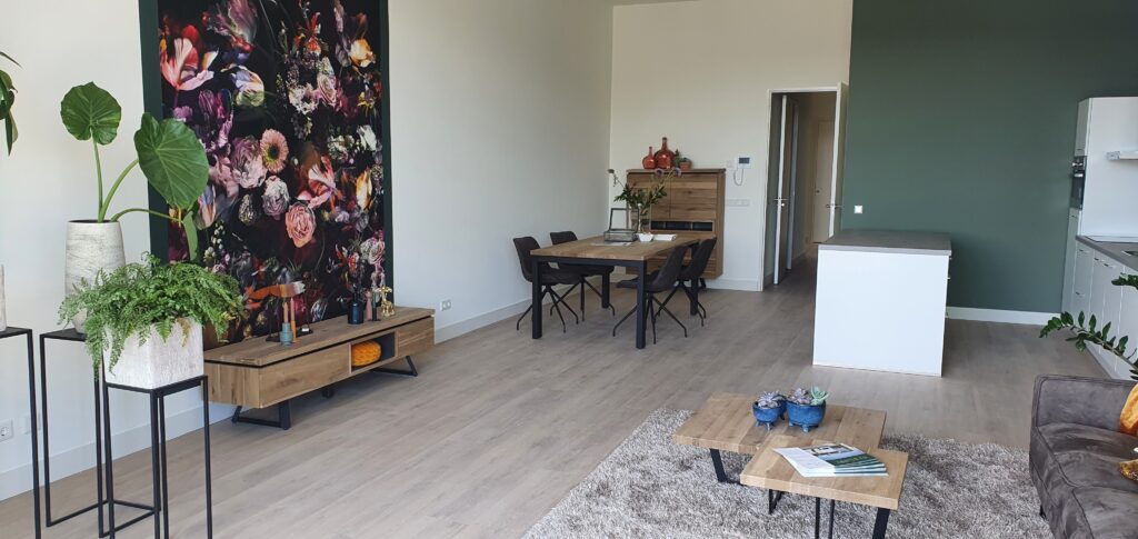 Sense P900 plank plak PVC gelegd in een interieur