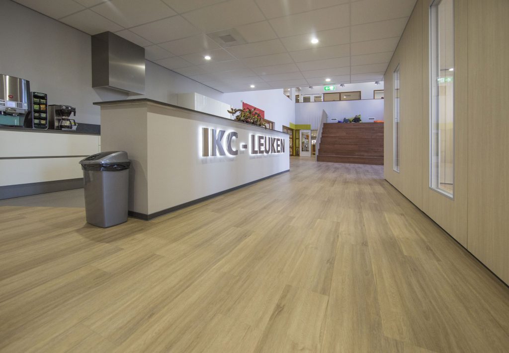 Sense G300 plank SPC klik PVC gelegd in een interieur