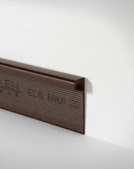 Open trapstrip 8mm Bruin 0132 EL8 (25x400cm)